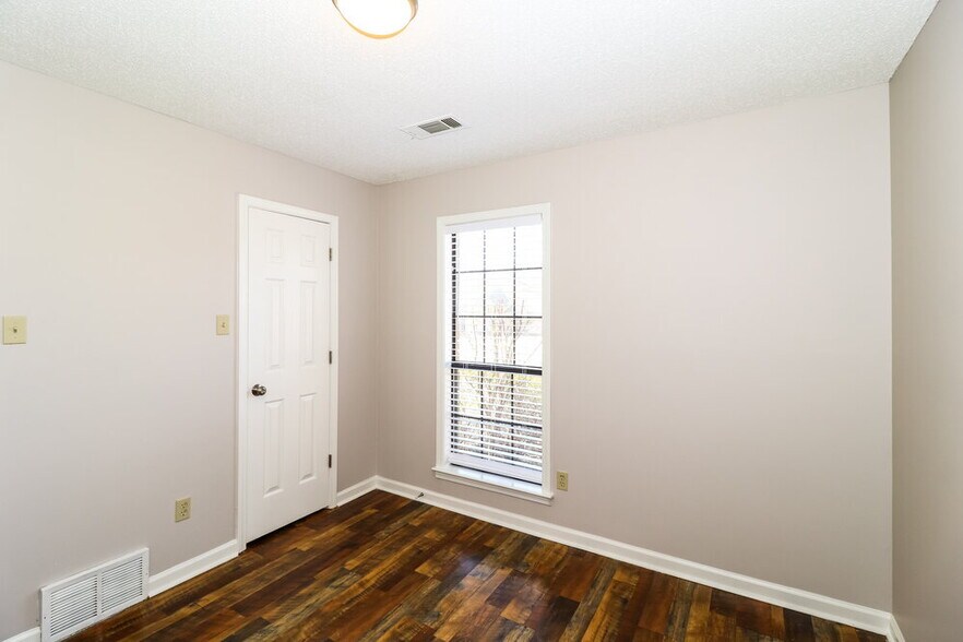 Building Photo - 3780 Westridge Cove