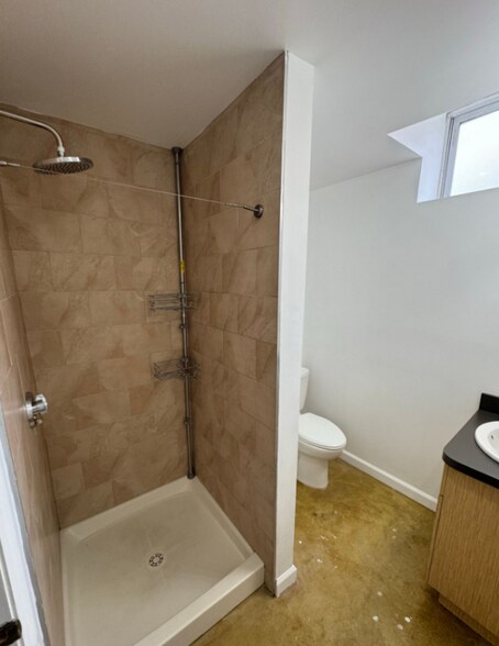 Building Photo - 72 Frankfort St