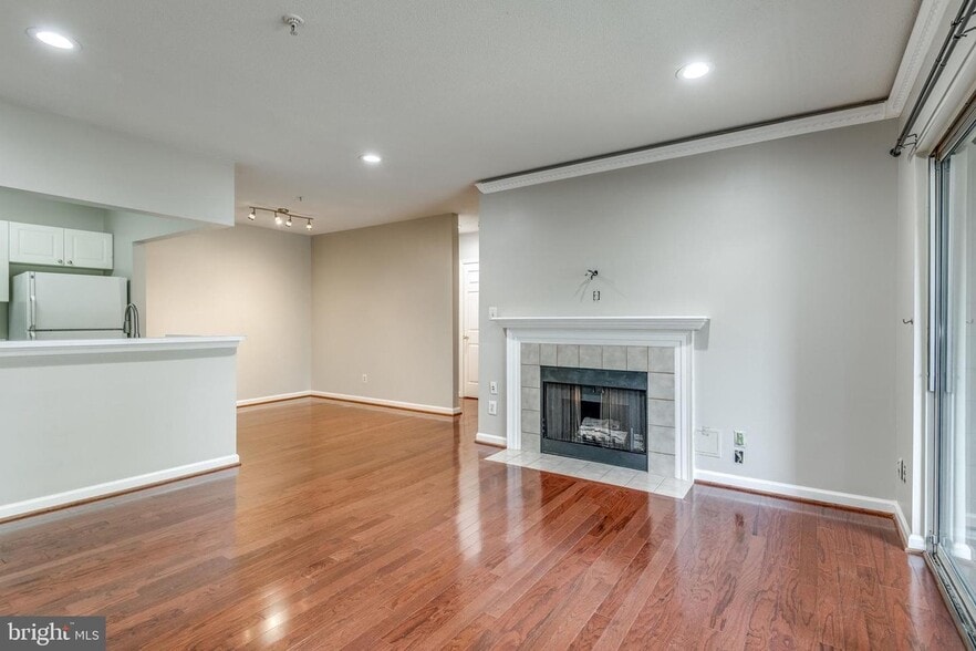 Building Photo - 20311 Beechwood Ter
