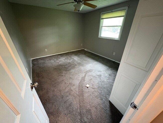 Building Photo - 13236 E Crosset Hill Dr