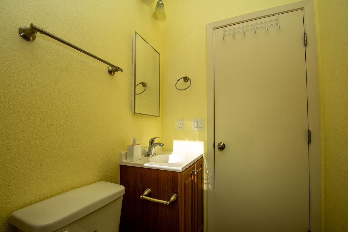 Building Photo - 40 Encina Ave