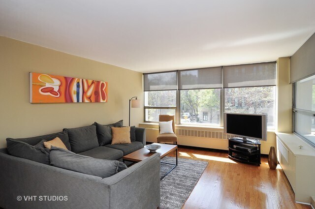 Building Photo - 1460 N Sandburg Ter