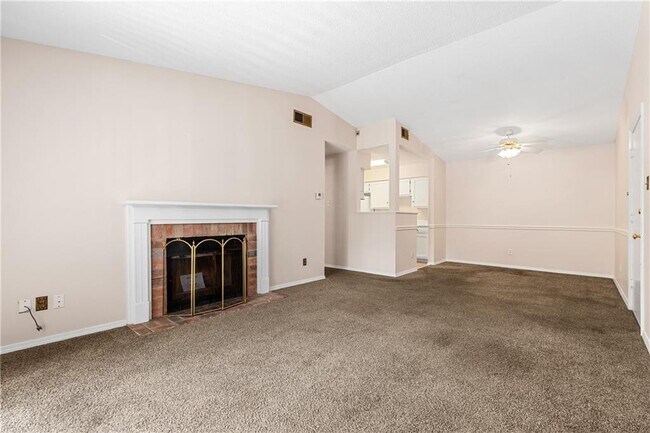 Building Photo - 6040 Grelot Rd