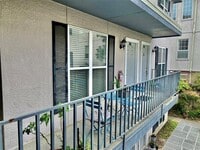 Building Photo - 4520 Holland Ave