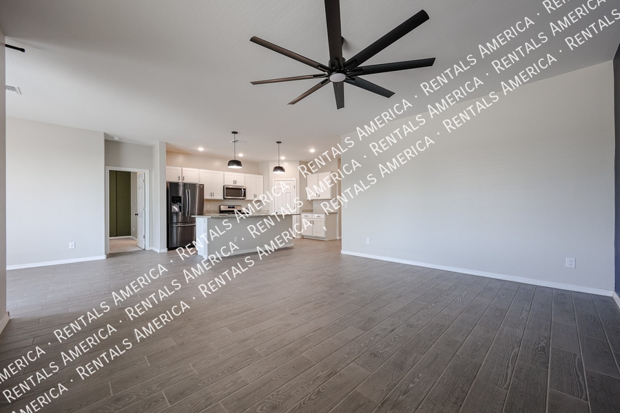 Building Photo - 5612 W Ldg Dr