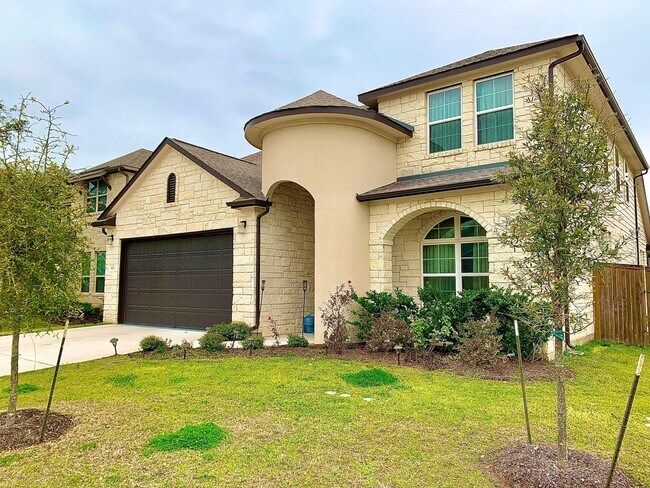 Building Photo - Gorgeous 5 bedroom home. Spacious and Elegant!