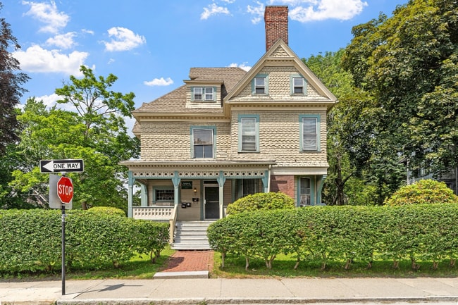 Building Photo - 52 Cedar St