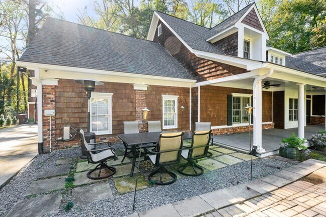 Building Photo - 4878 Long Island Dr NE