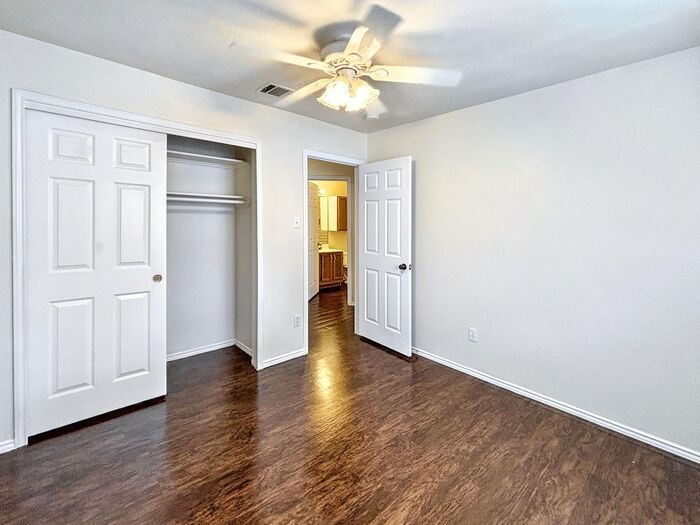 Building Photo - 1502 Sundance Dr