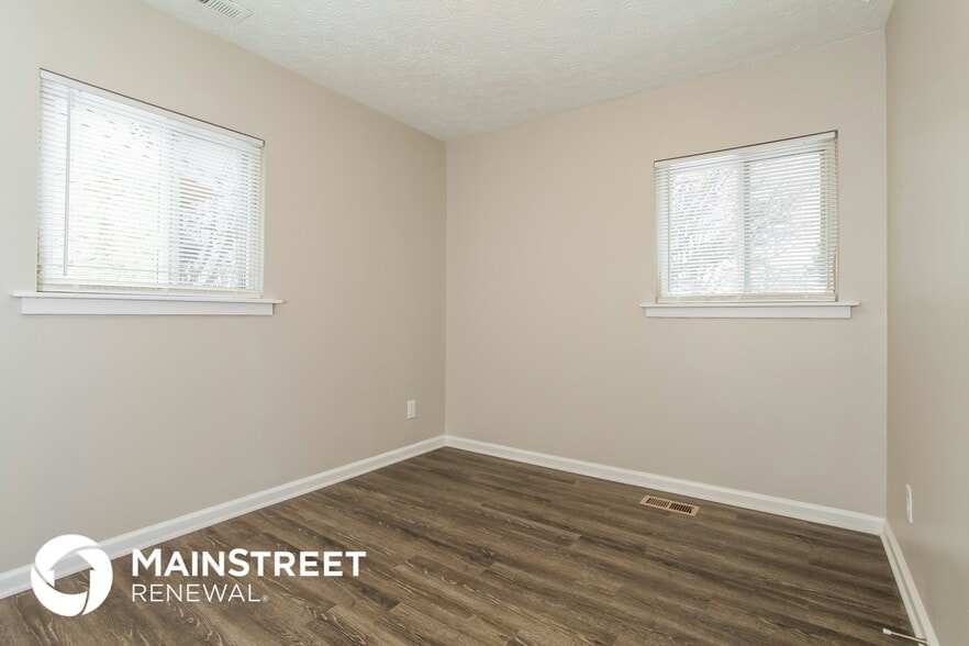 Building Photo - 225 Gladys Rd