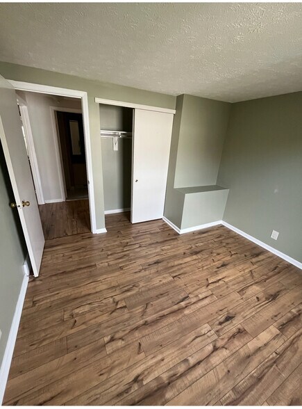 Building Photo - 20 Clearfield Dr