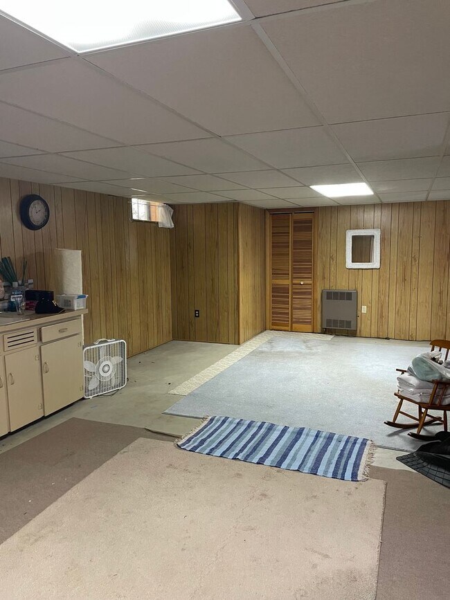 Building Photo - 107 E Main St