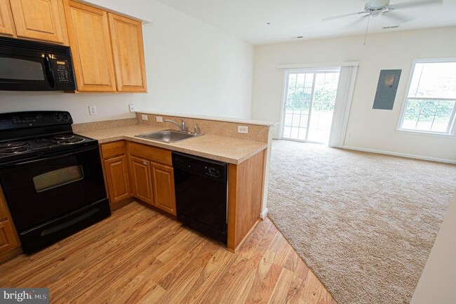 Building Photo - 438 Parkview Ct