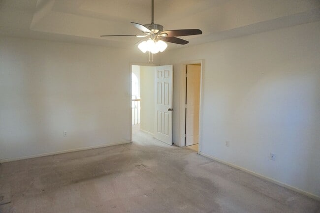 Building Photo - 5 BED | 2.5 BATH | SINGLE FAMILY HOME | BONUS ROOM | 2 CAR GARAGE
