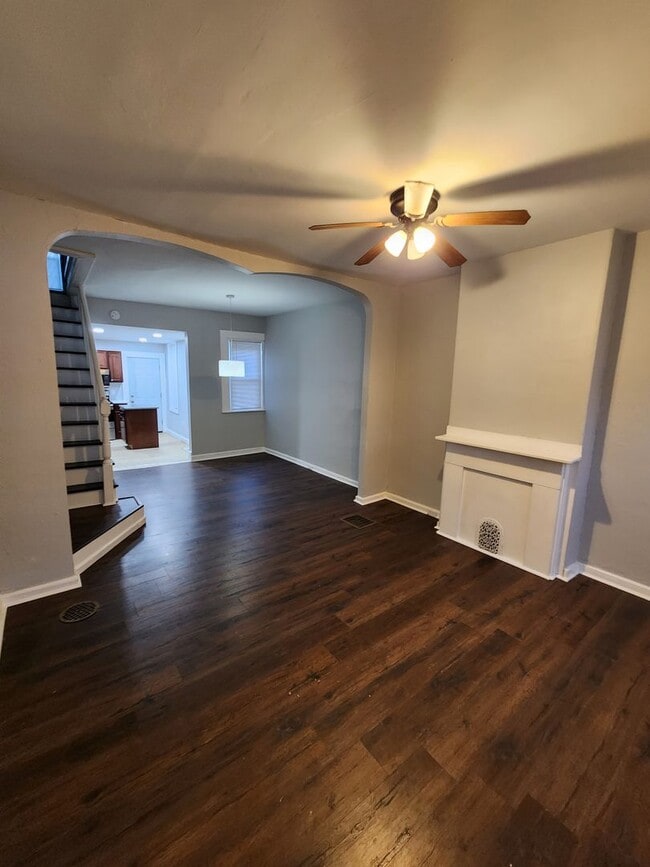 Building Photo - Beautifully Renovated PHA Voucher Accepted Property