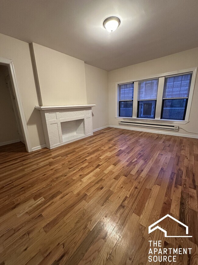 Building Photo - 1319 Oak Ave