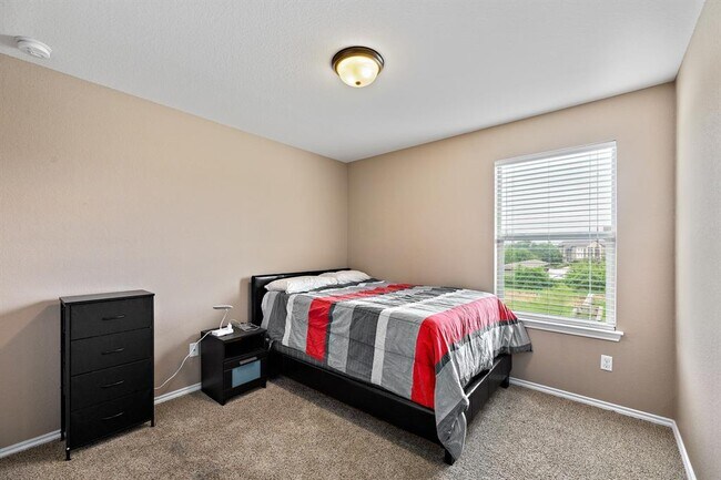 Building Photo - 1501 Arial Dr