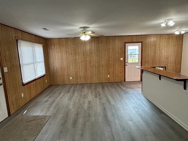 Building Photo - 706 Muddy Creek Rd