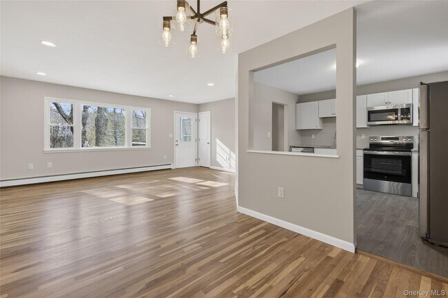 Building Photo - 676-678-678 Oak Summit Rd