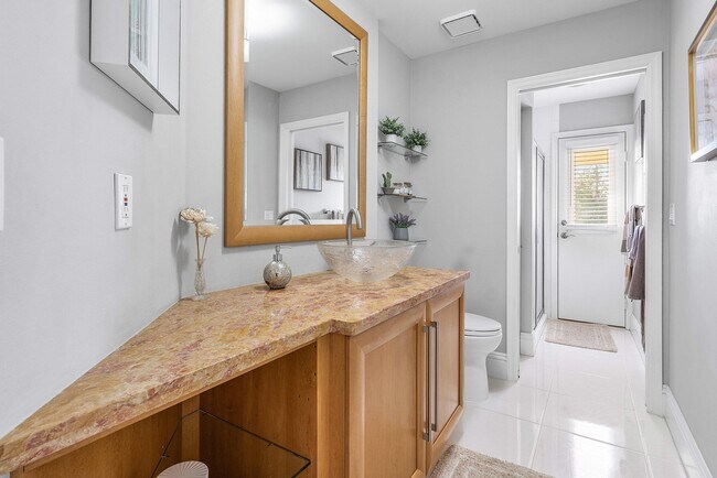 Building Photo - 20376 Hacienda Ct