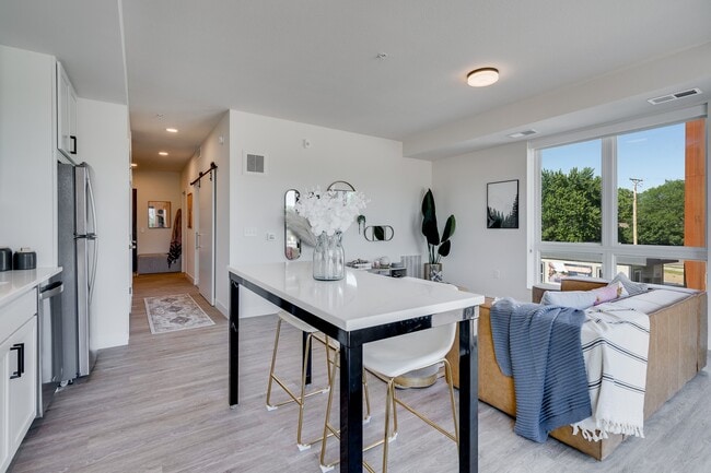 Building Photo - The Shale