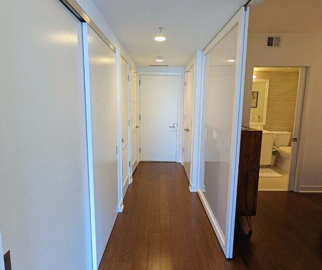 Building Photo - 900 10th St NW