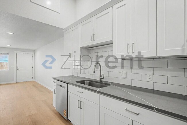 Building Photo - Unit 4329
