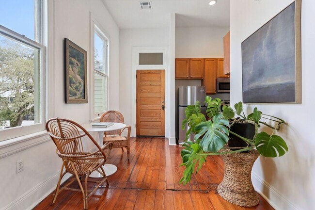 Building Photo - Updated 2BD 1/2 Block off Canal St in Midcity!