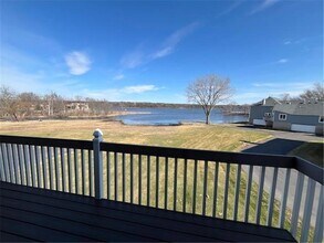 Building Photo - 527 Mariner Dr