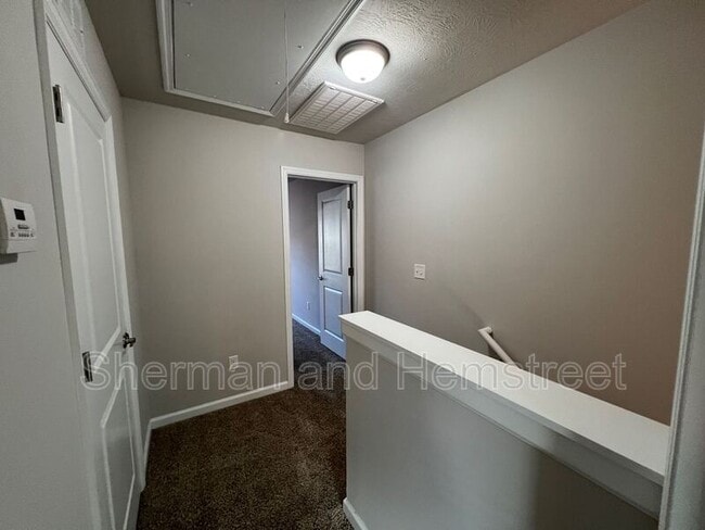 Building Photo - 664 Dobhill Ln