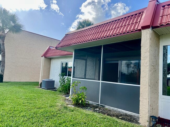 Building Photo - 176 Lake Evelyn Dr