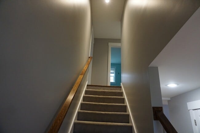 Building Photo - 18 Lilac Ln