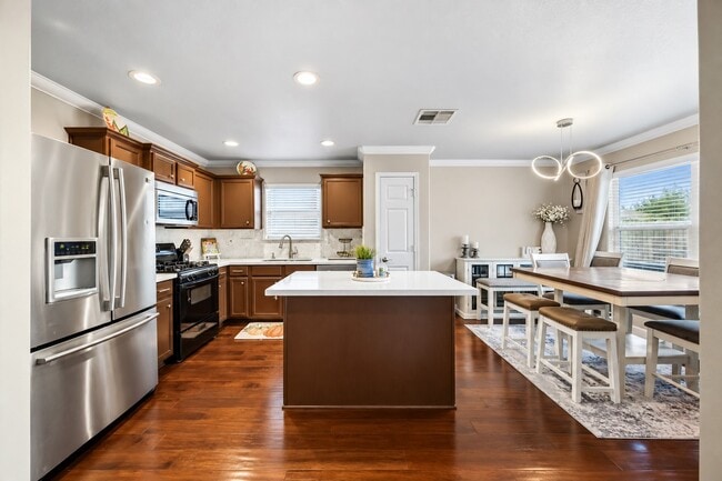 Building Photo - 9903 Garnet Springs Dr