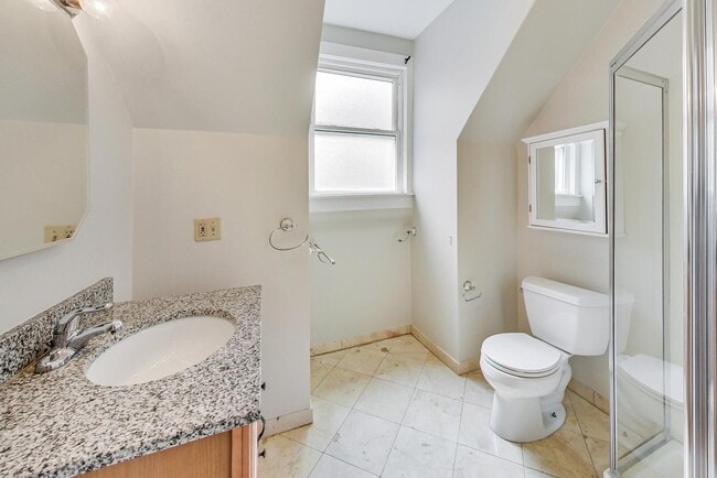 Building Photo - 1327 Church St