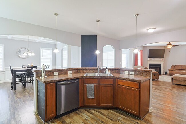 Building Photo - 363 Heathrow Dr
