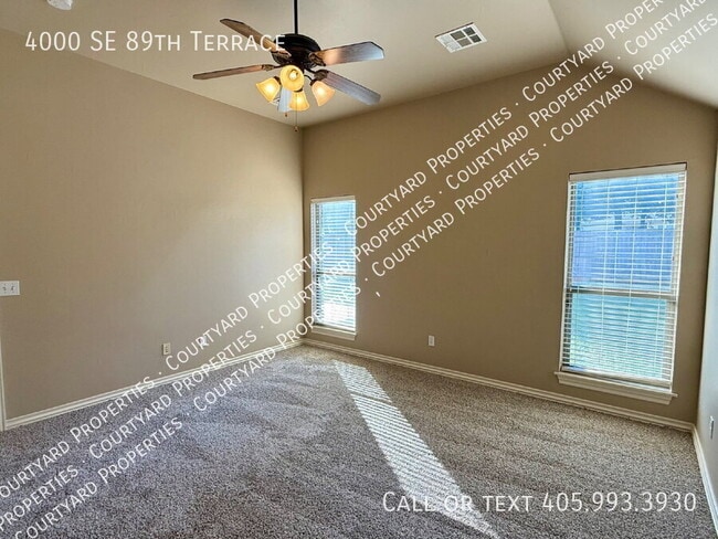 Building Photo - 4000 SE 89th Terrace