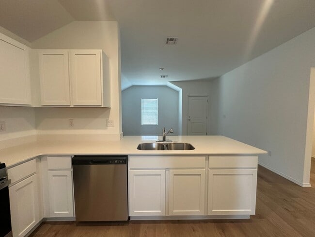 Building Photo - *Newly Built* 3 Bed 2 Bath 2 Car Garage