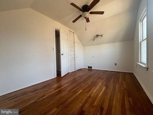 Building Photo - 5810 Mt Vernon Dr