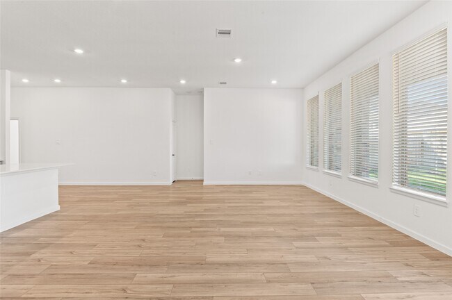 Building Photo - 18211 Saffron Sun St