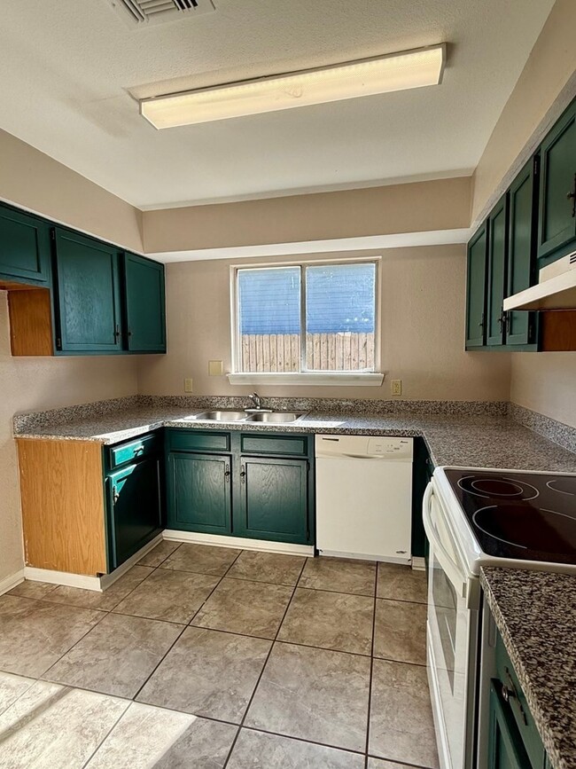 Building Photo - 4411 Rattan Ave
