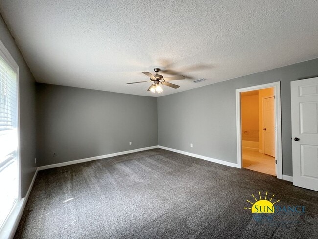 Building Photo - Spacious 3-Bedroom Retreat with New Kitchen Appliances!