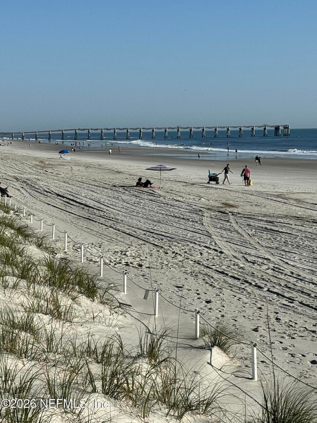 Building Photo - 221 6th St S