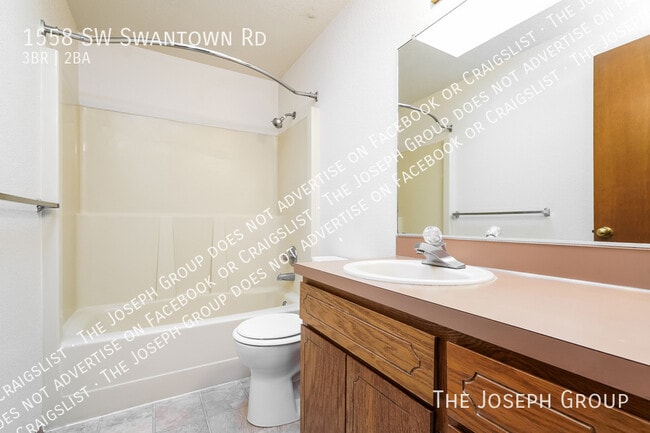 Building Photo - 1558 SW Swantown Rd