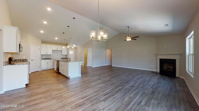 Building Photo - 93 Robertson Ln