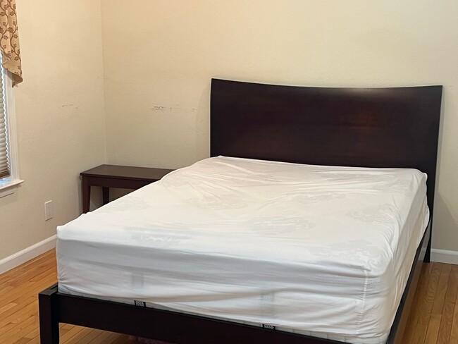 Building Photo - FURNISHED SHORT-TERM 3 MONTHS - 3 Bedroom 2.5 Bath Home in San Jose with Private Back Yard