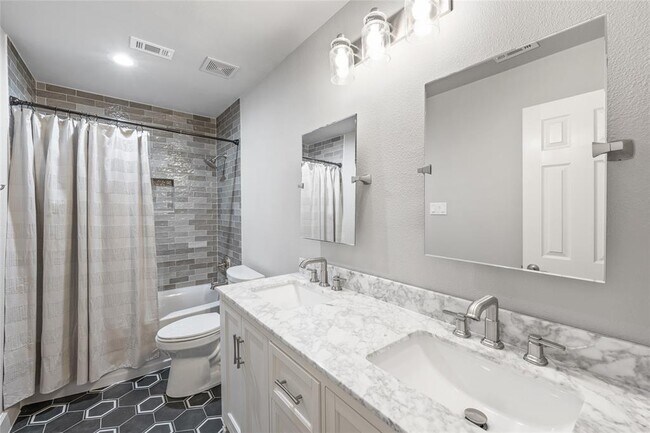 Building Photo - 408 Saddlehorn Dr