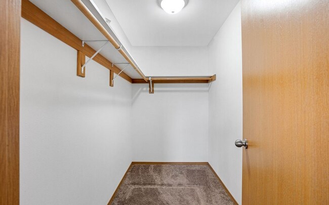 Building Photo - 1409 W Electra St
