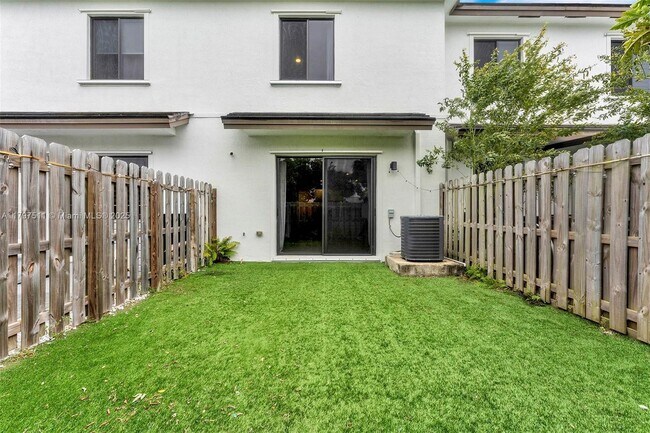 Building Photo - 23532 SW 110th Ave