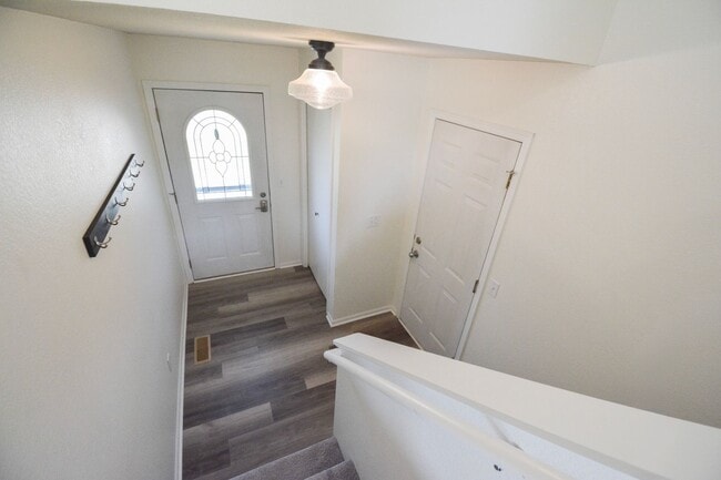 Building Photo - Recently Renovated 4 Bed, 2 Bath Home for ...