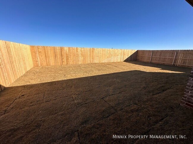 Building Photo - 2010 Cottonwood Ave